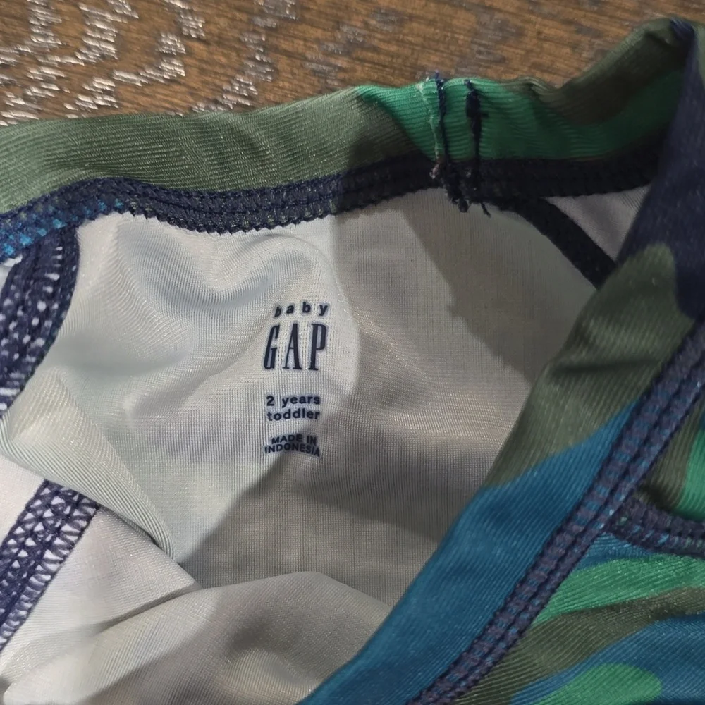 Gap Baby Rashguard - Picture 5 of 5